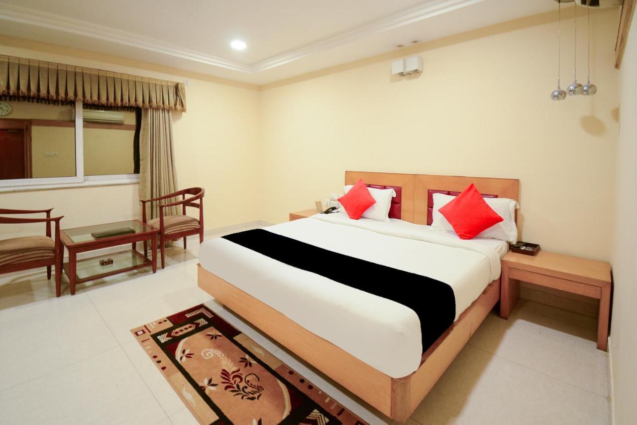 Collection O 2521 Hotel The Vinayak Gwalior Exterior foto