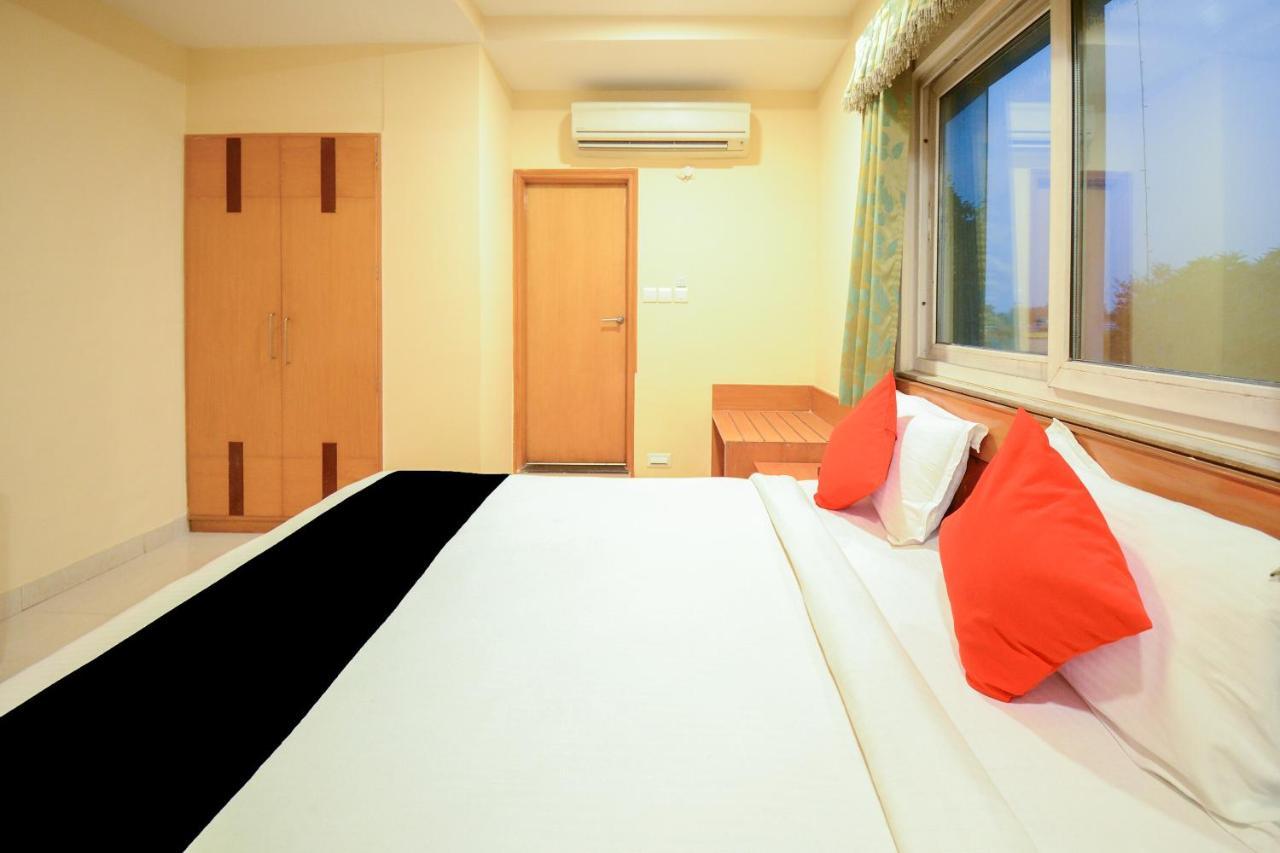 Collection O 2521 Hotel The Vinayak Gwalior Exterior foto