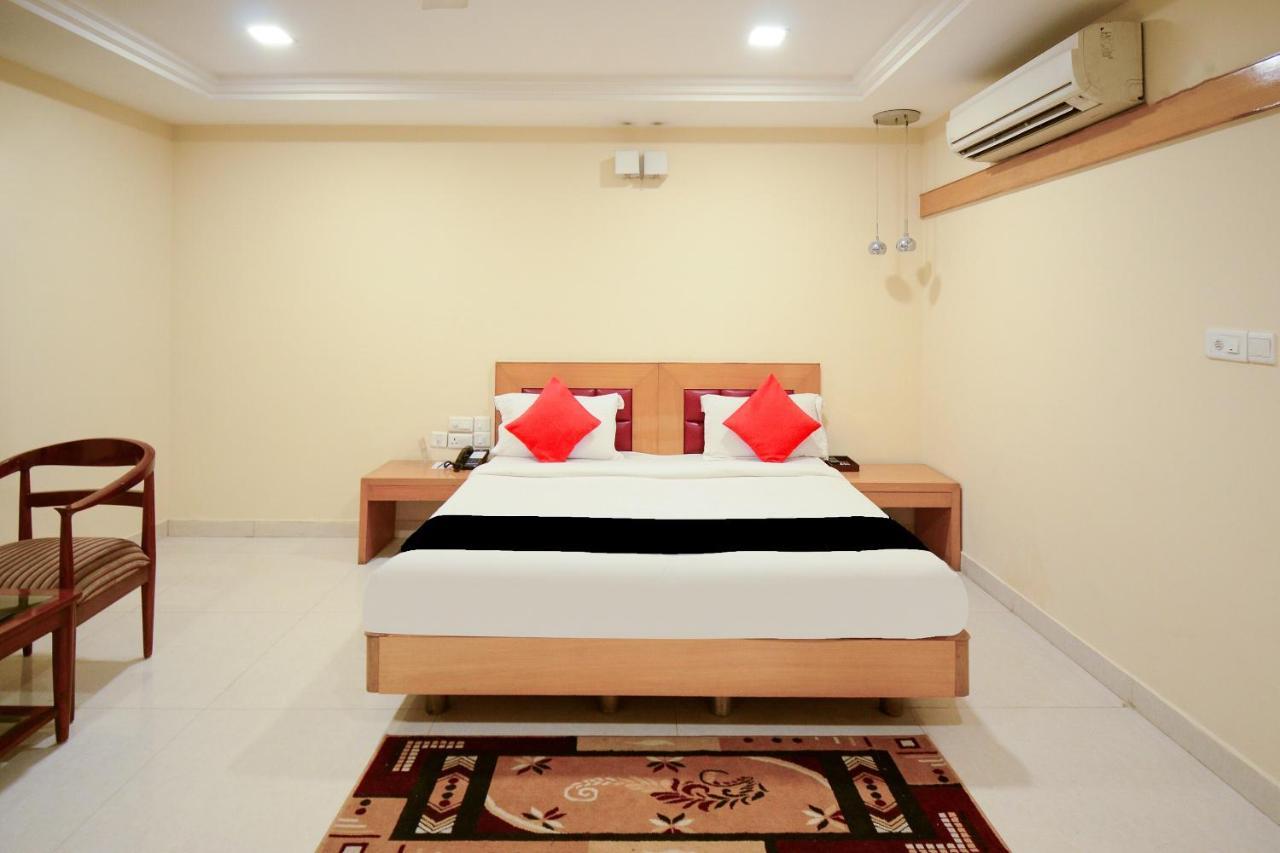 Collection O 2521 Hotel The Vinayak Gwalior Exterior foto